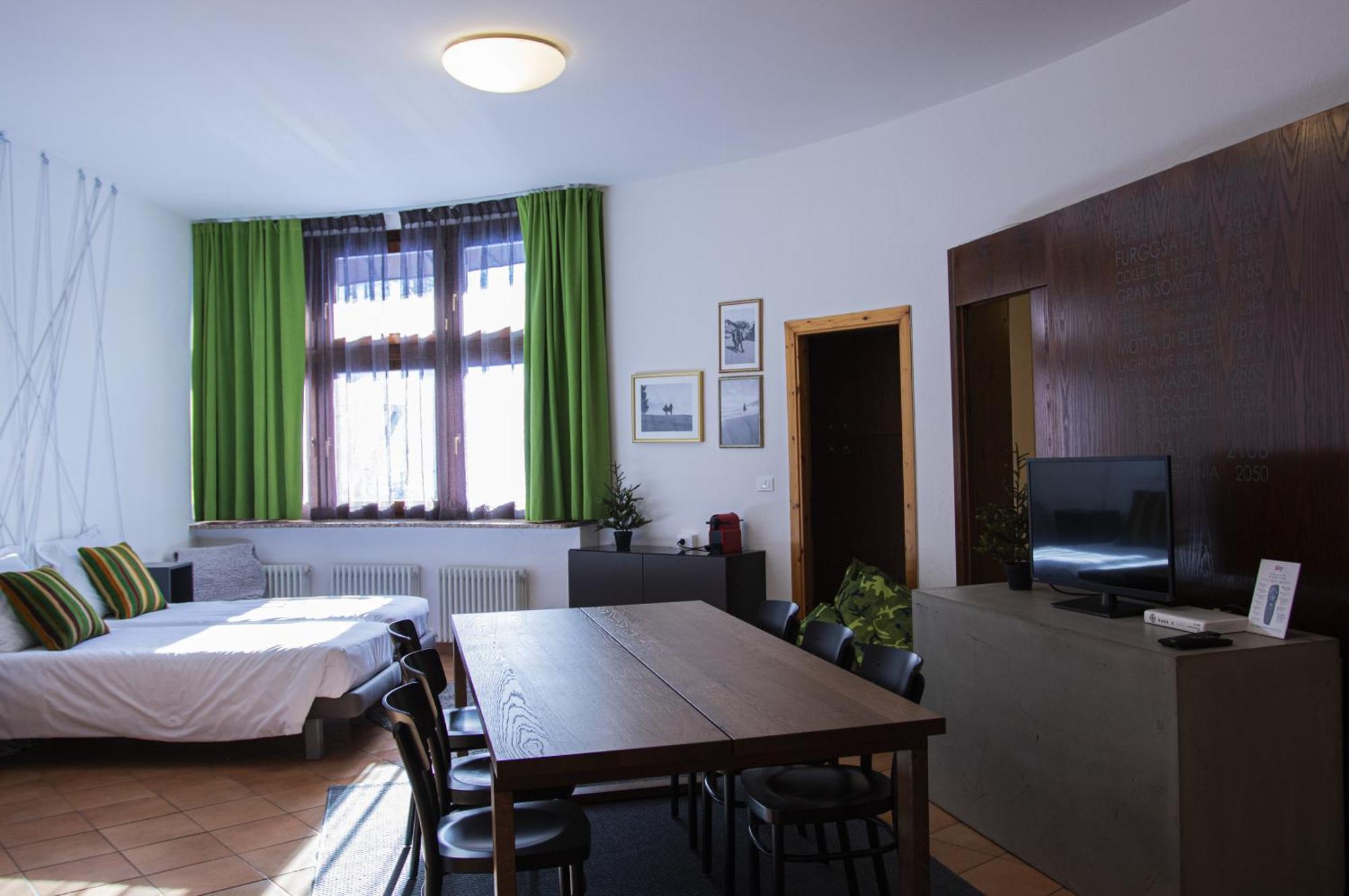 Base Camp Alpine Apartments Breuil-Cervinia Bilik gambar